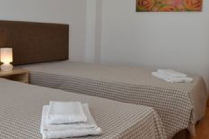 Room 8 of 18