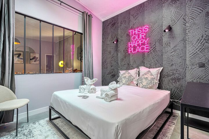 Room 15 of 63