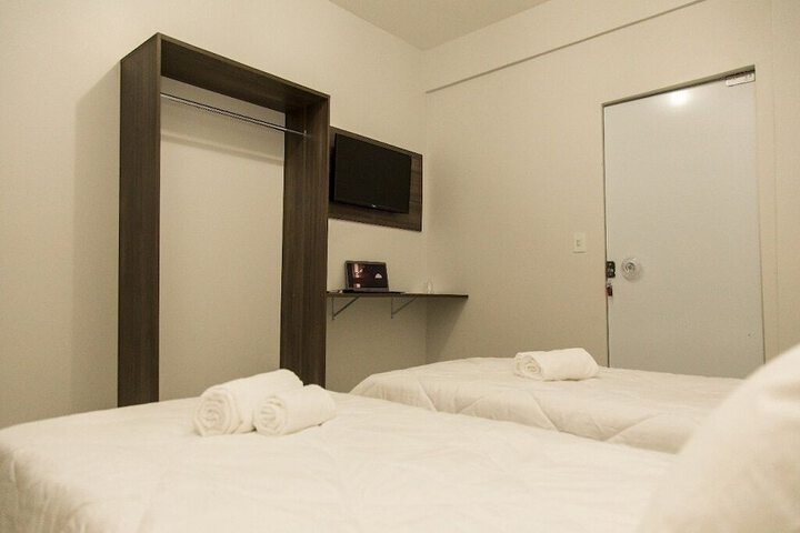 Room 7 of 27