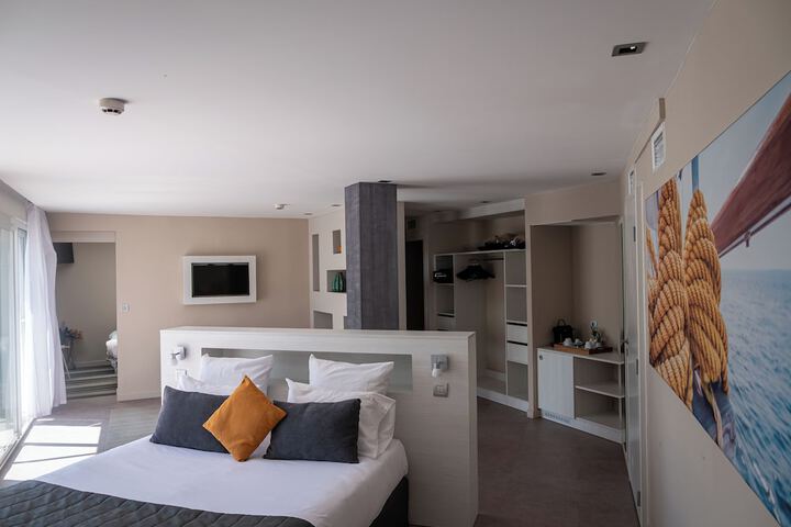 Room 12 of 39