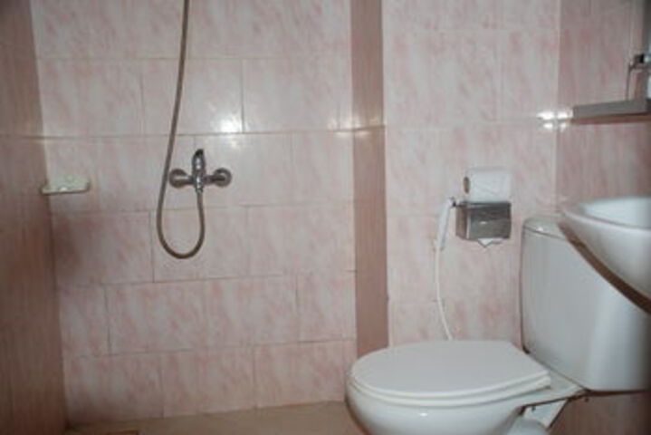 Room 3 of 68