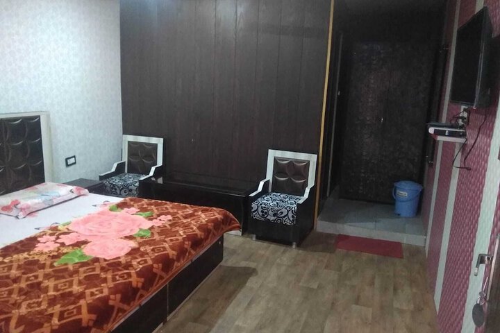 Room 19 of 28