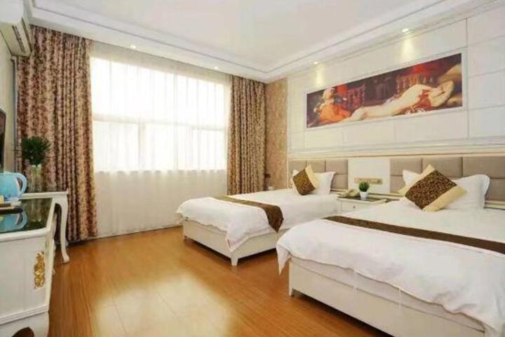 Guilin Weijing Holiday Hotel (Vientiane City Railway Station Branch)