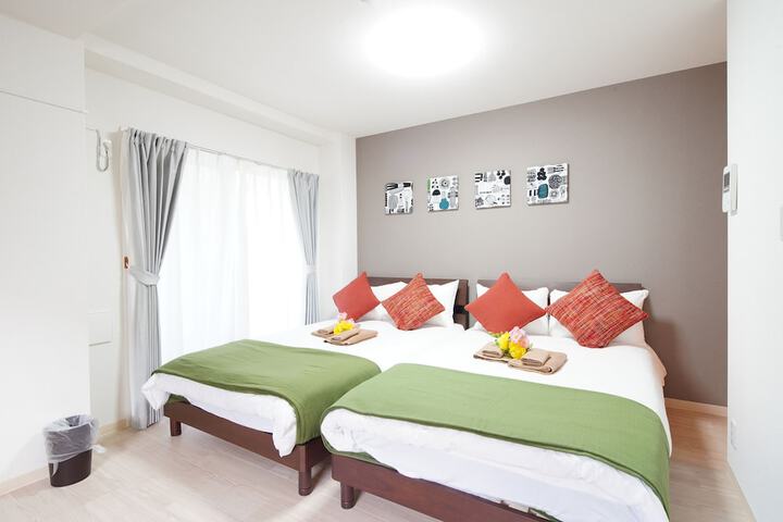 Room 2 of 85