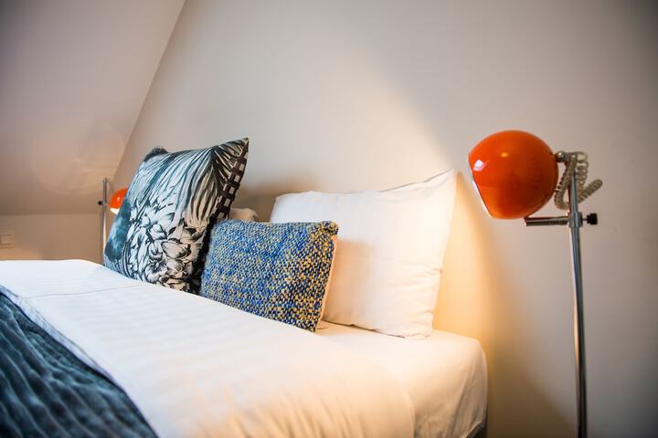Room 4 of 44