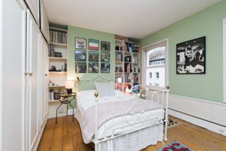 Room 15 of 23