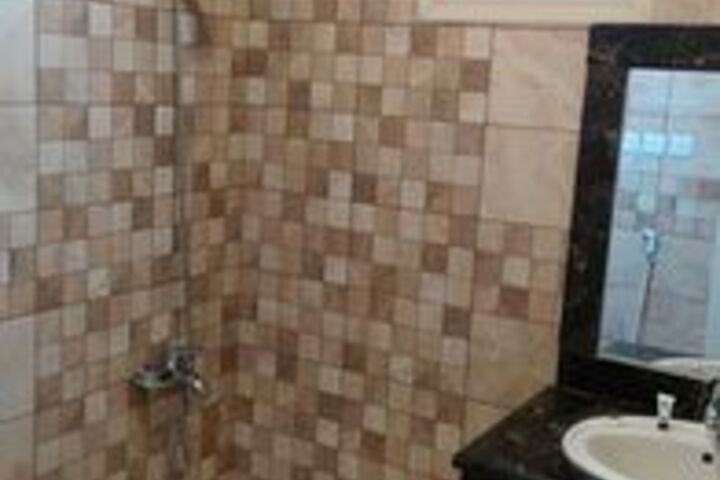 Room 4 of 39