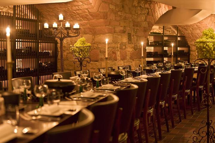 Dining 60 of 109