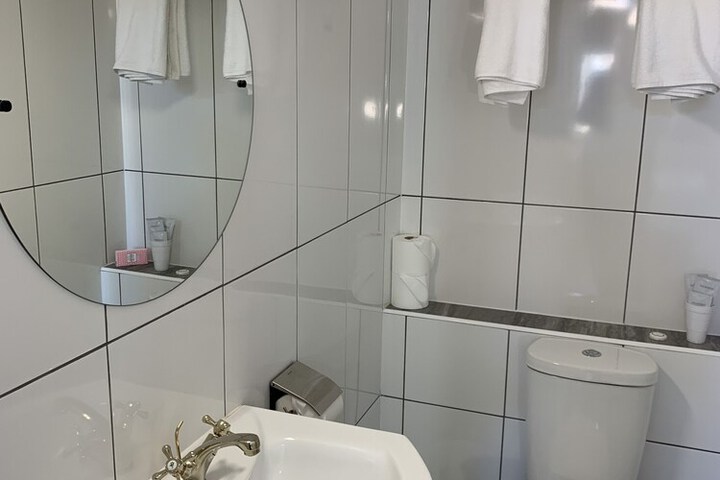 Room 82 of 148