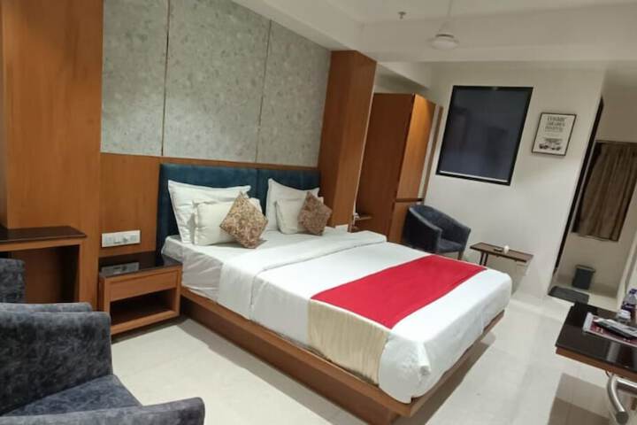 Room 25 of 38