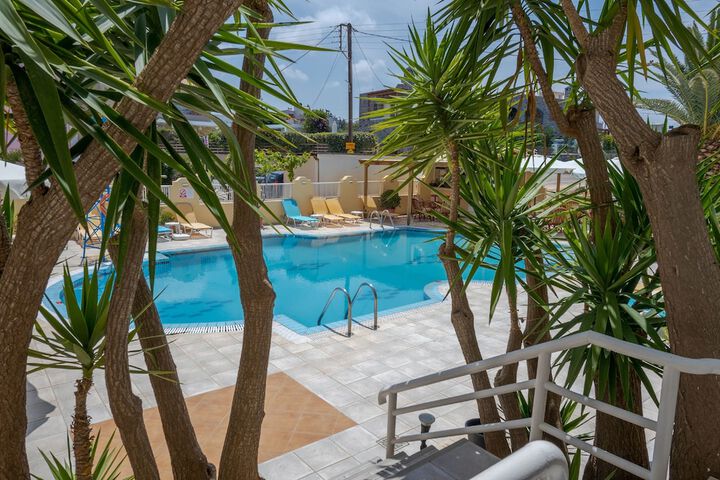 Hotel with Pool