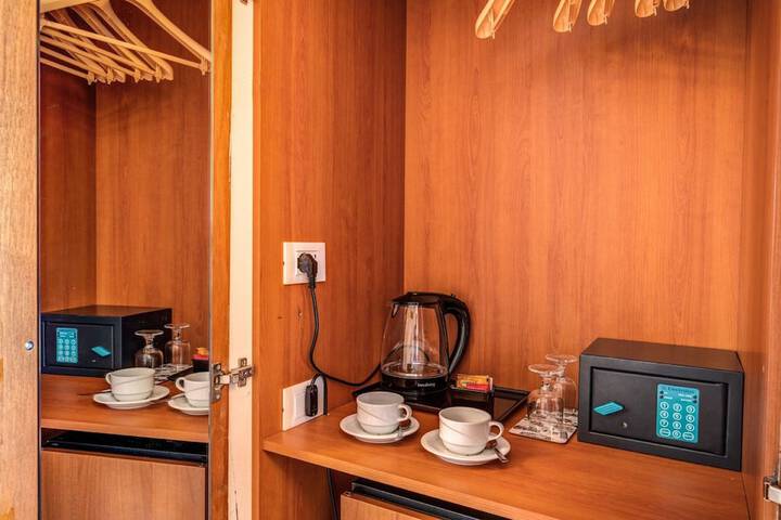 Breakfast/Coffee Service 45 of 72