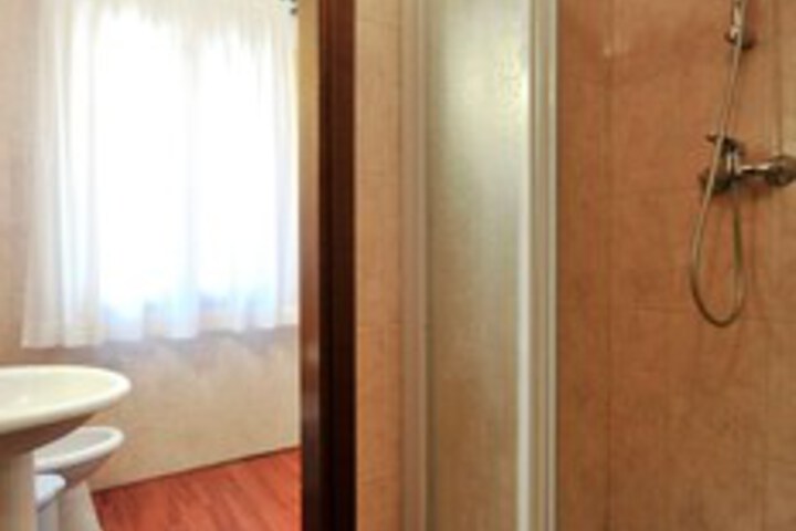 Room 3 of 18