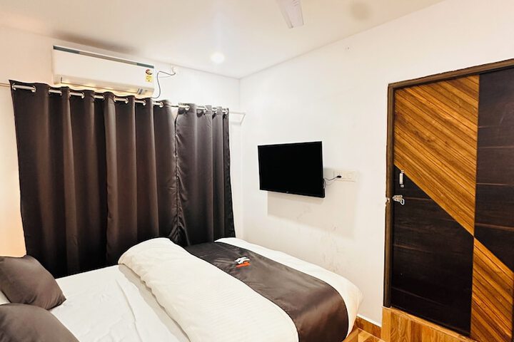 Room 5 of 33