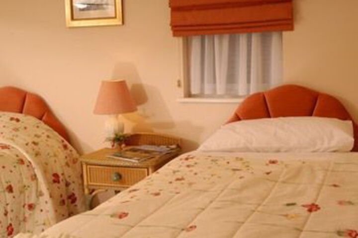 Room 11 of 24
