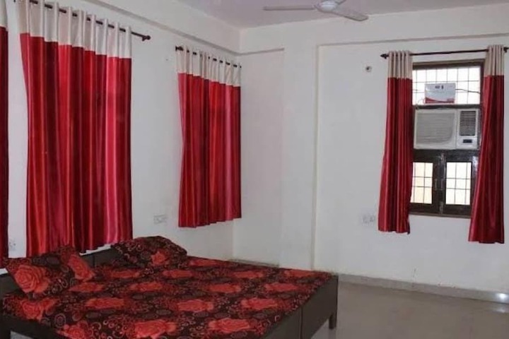 Room 6 of 10