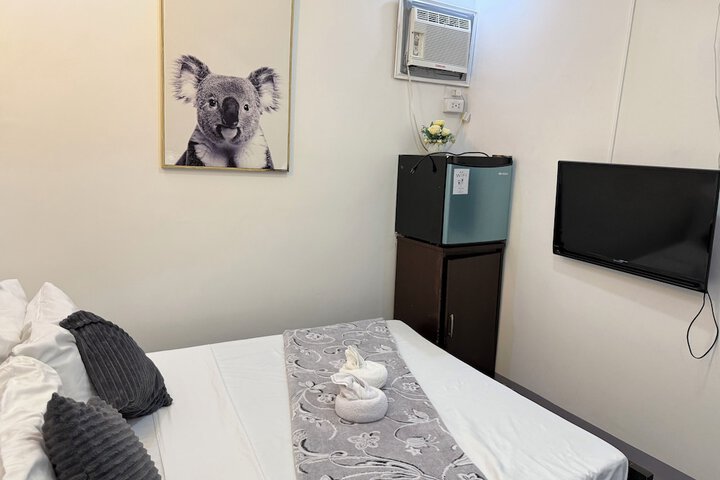 Room 16 of 108