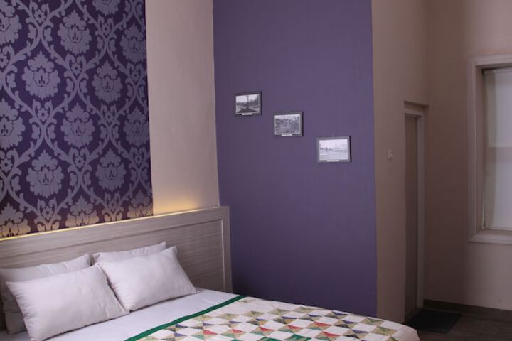 Room 7 of 37
