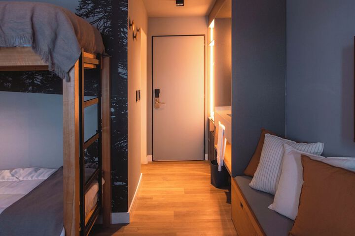 Room 30 of 80