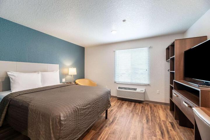 Standard | King Bed (12 of 13)