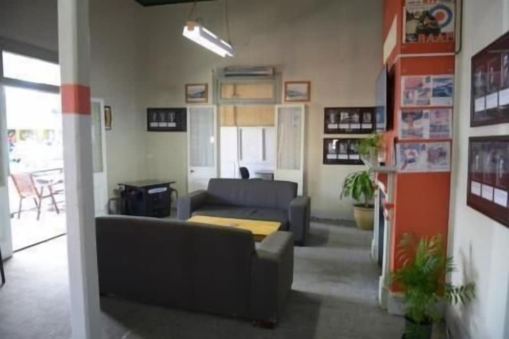 Room 5 of 10