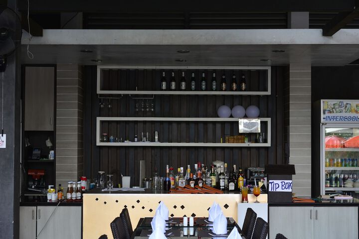 Lounge 123 of 146