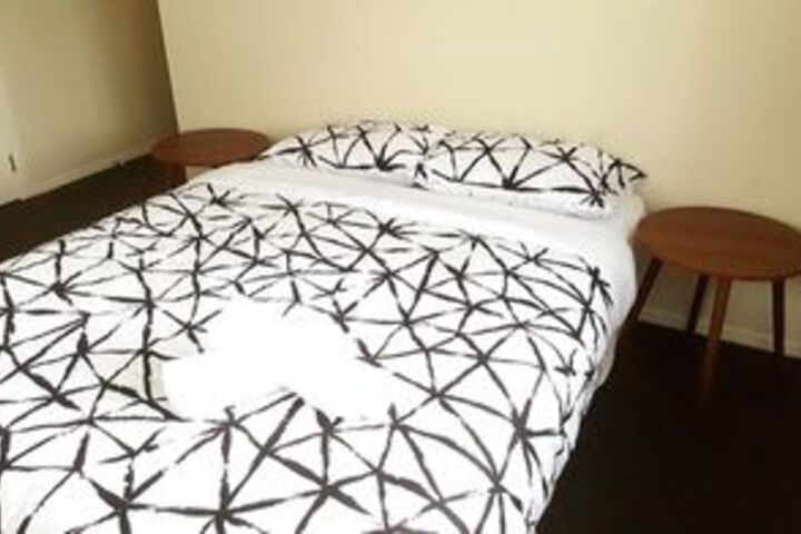 Room 10 of 28