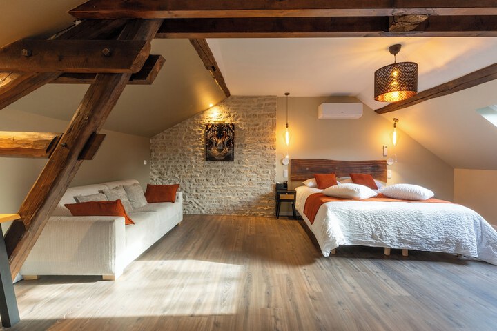 Room 2 of 47