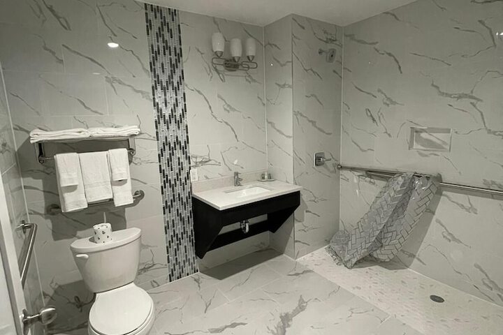 Room 12 of 17