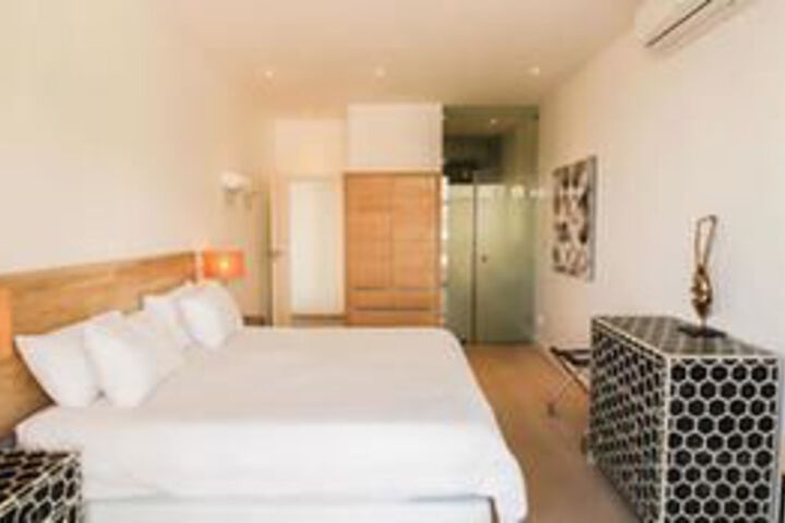 Room 3 of 6