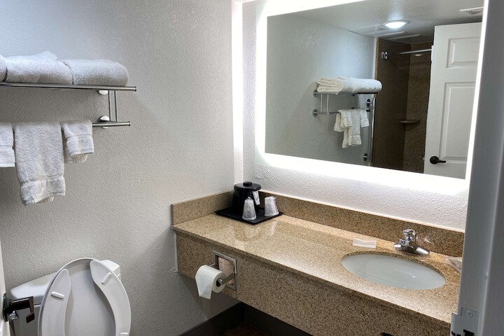 Accessible 2 Queen Mobility Accessible Communication Assistance Bathtub Microwave and Refrigerator (5 of 5)