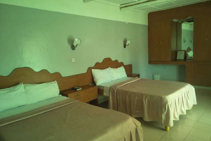 Room 19 of 34