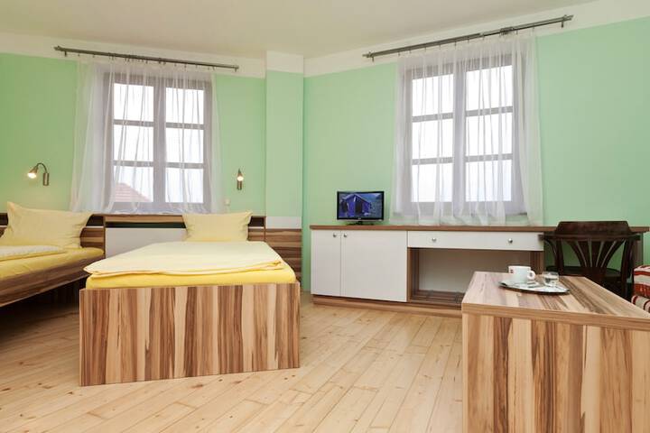 Room 38 of 99