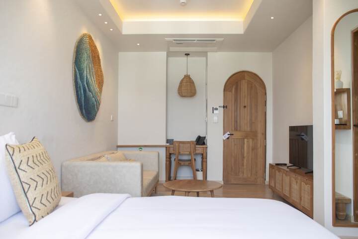 Room 5 of 175