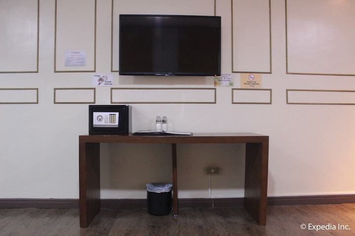 Room 68 of 98