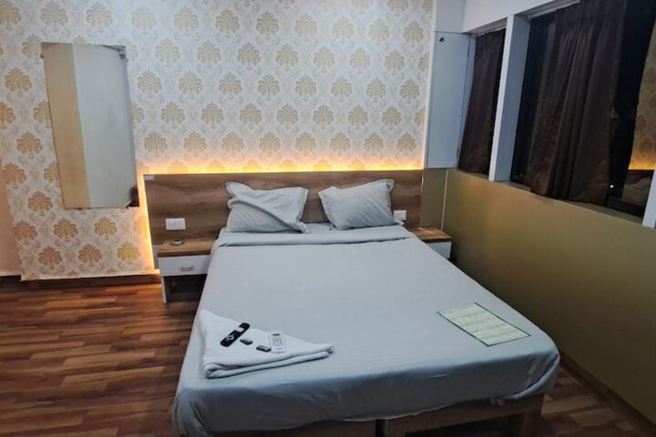 Room 12 of 46