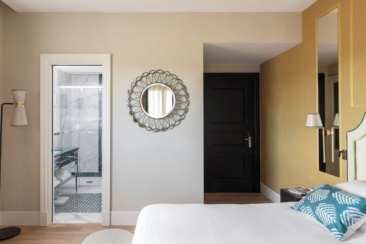 Room 51 of 162