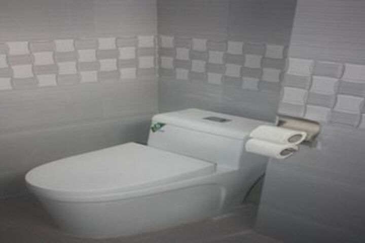 Room 2 of 34