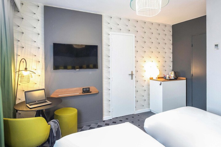 Room 15 of 132