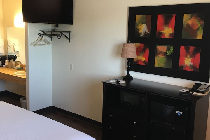 Room 2 of 11