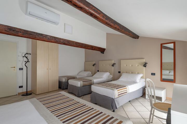 Room 7 of 39