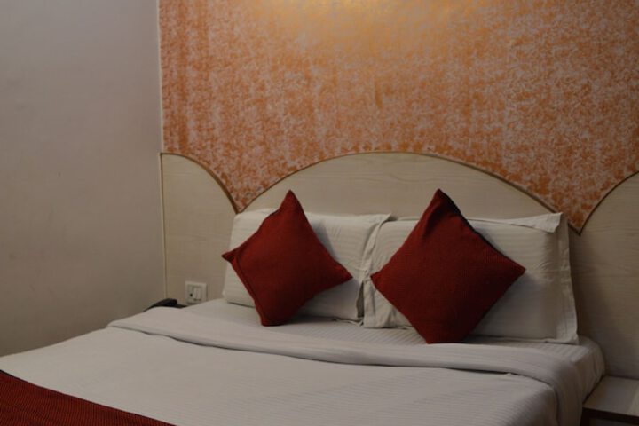 Room 5 of 42