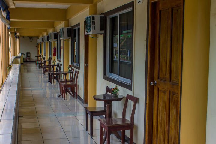 Ballroom/Hall 34 of 42