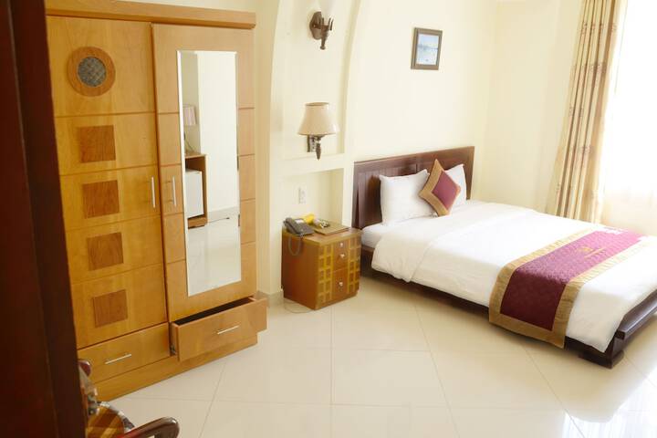 Room 3 of 53