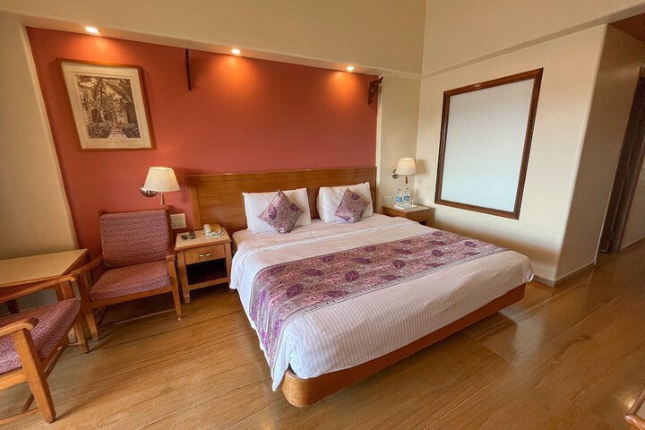 Room 7 of 31