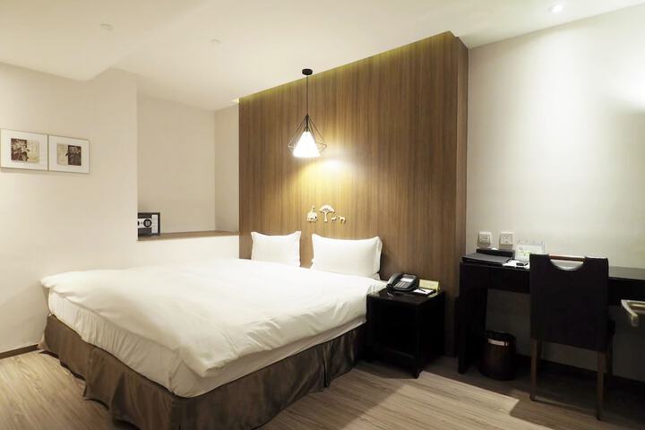 Room 18 of 43