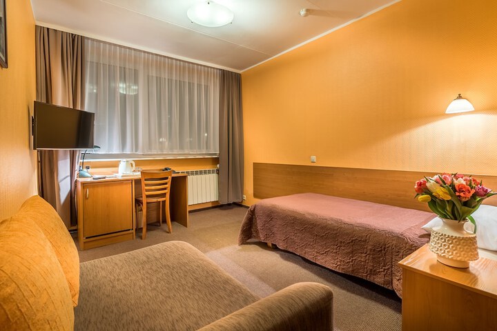 Room 17 of 77