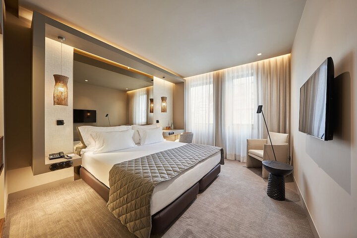 Room 5 of 38
