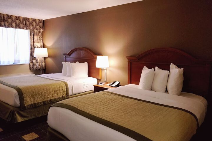 2 Queen Beds (4 of 5)