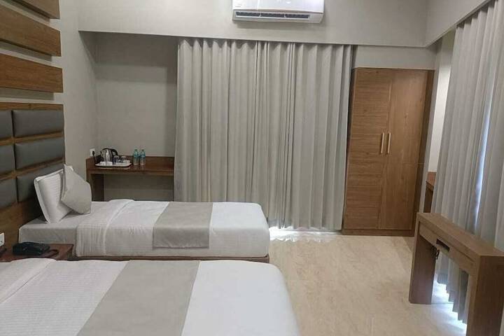 Room 7 of 24